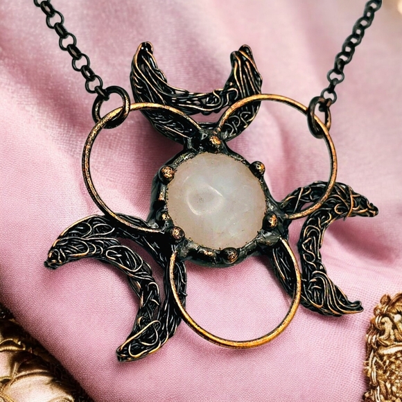 ποΈMystic Moons & Quartz Charm Necklace - Boho Toggle Clasp Copper Beauty πβ¨ - Picture 9 of 13
